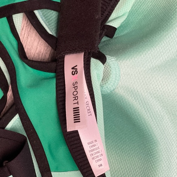 Victoria’s Secret VSP Incredible Sports Bra - Picture 3 of 3